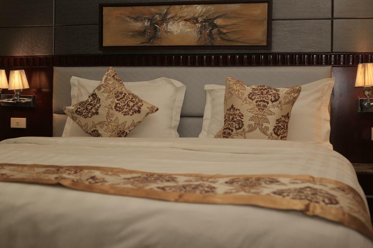 The 40Th Pearl Hotel Suites Jeddah Bagian luar foto