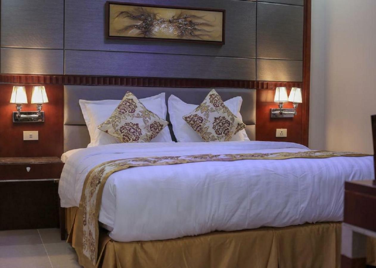 The 40Th Pearl Hotel Suites Jeddah Bagian luar foto